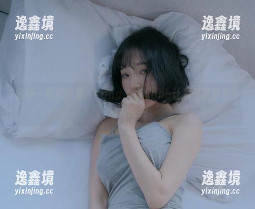 值得一看的图集，Kang Inkyung让那件蓝色吊带焕发新生